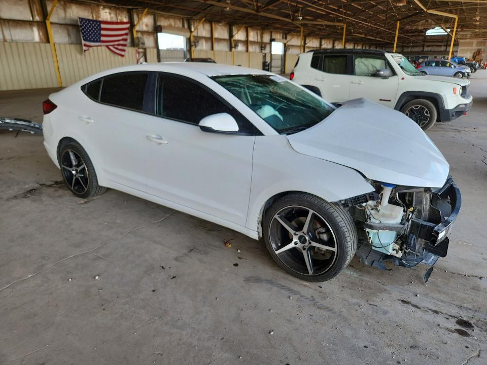 Снимка 4 от търг – 2020 HYUNDAI ELANTRA с VIN 5NPD84LF7LH576645