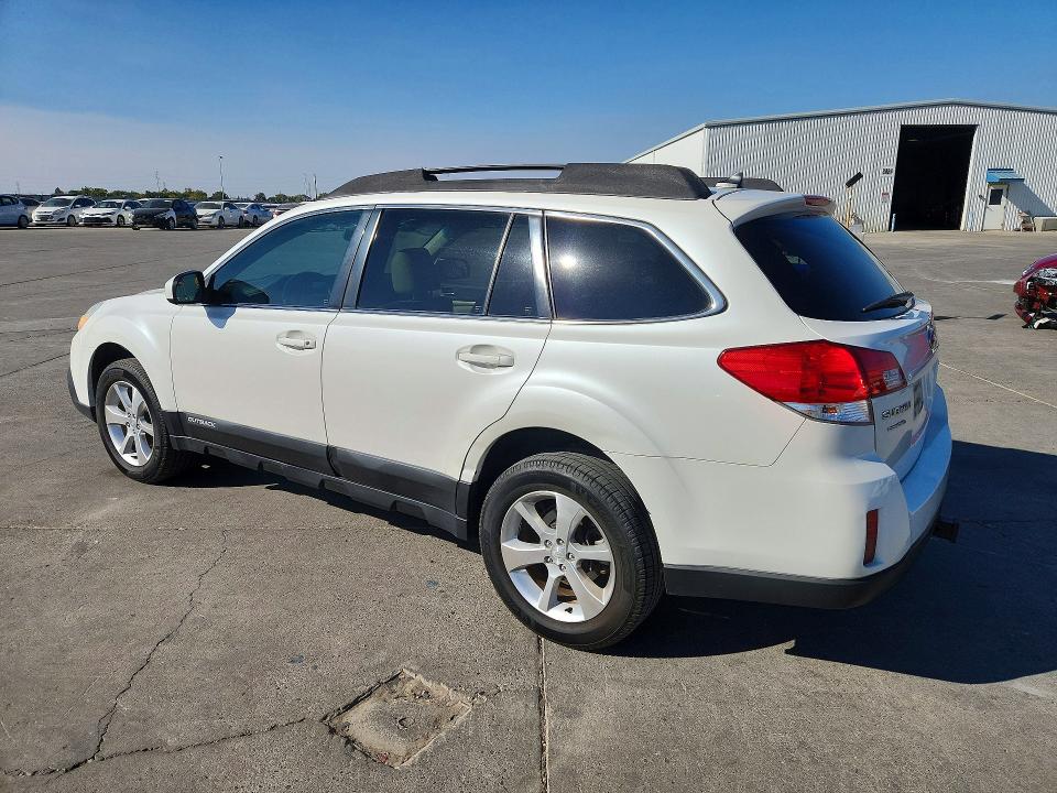 Photo 2 from auction – 2014 SUBARU OUTBACK with VIN 4S4BRBLC3E3325291