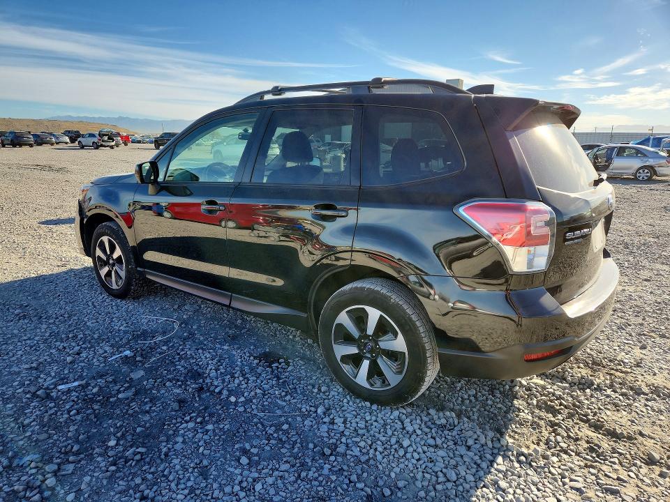 Zdjęcie 2 z aukcji – 2017 SUBARU FORESTER z VIN JF2SJAEC2HH456434