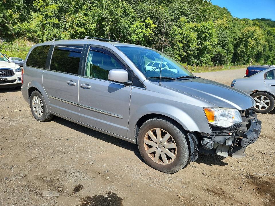 Photo 4 from auction – 2015 CHRYSLER TOWN & COUNTRY with VIN 2C4RC1BG0FR562512