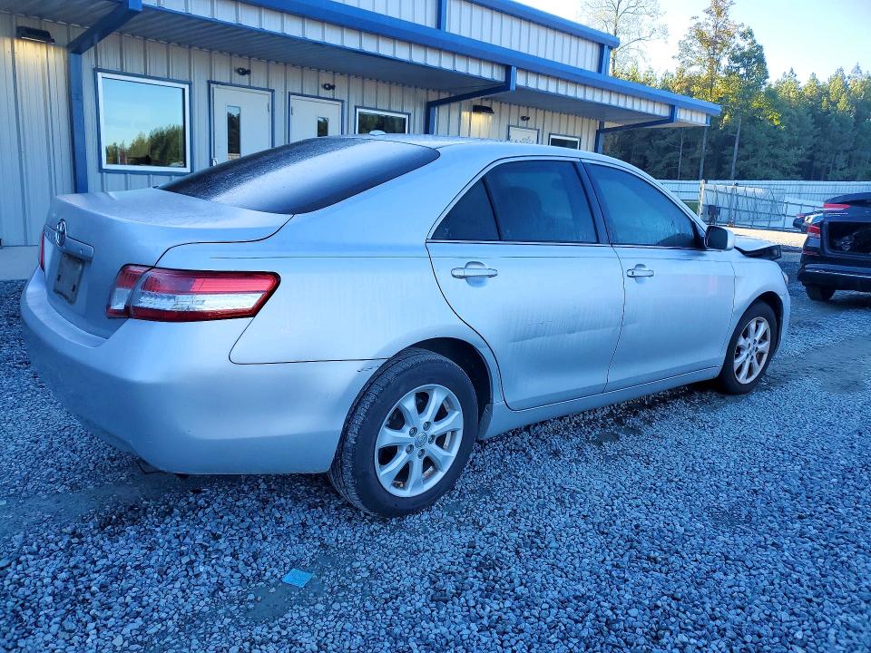 Снимка 3 от търг – 2011 TOYOTA CAMRY с VIN 4T4BF3EK5BR210979