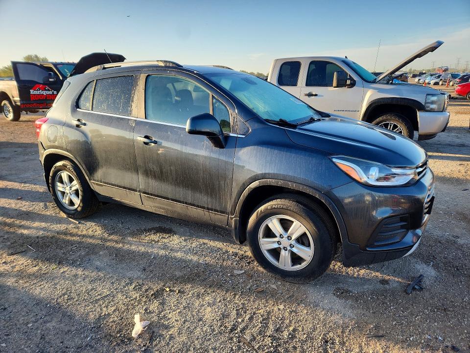 Photo 4 from auction – 2018 CHEVROLET TRAX with VIN 3GNCJPSBXJL315918