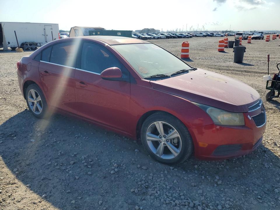 Photo 4 from auction – 2014 CHEVROLET CRUZE with VIN 1G1PE5SB0E7106399