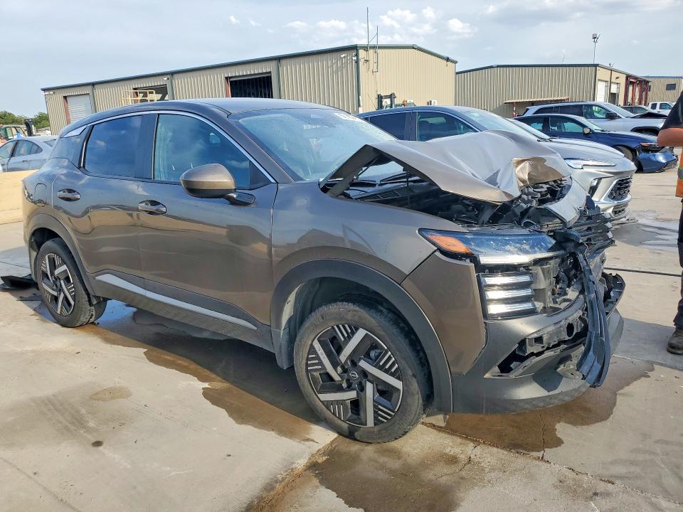 Снимка 4 от търг – 2025 NISSAN KICKS с VIN 3N8AP6CA7SL386434