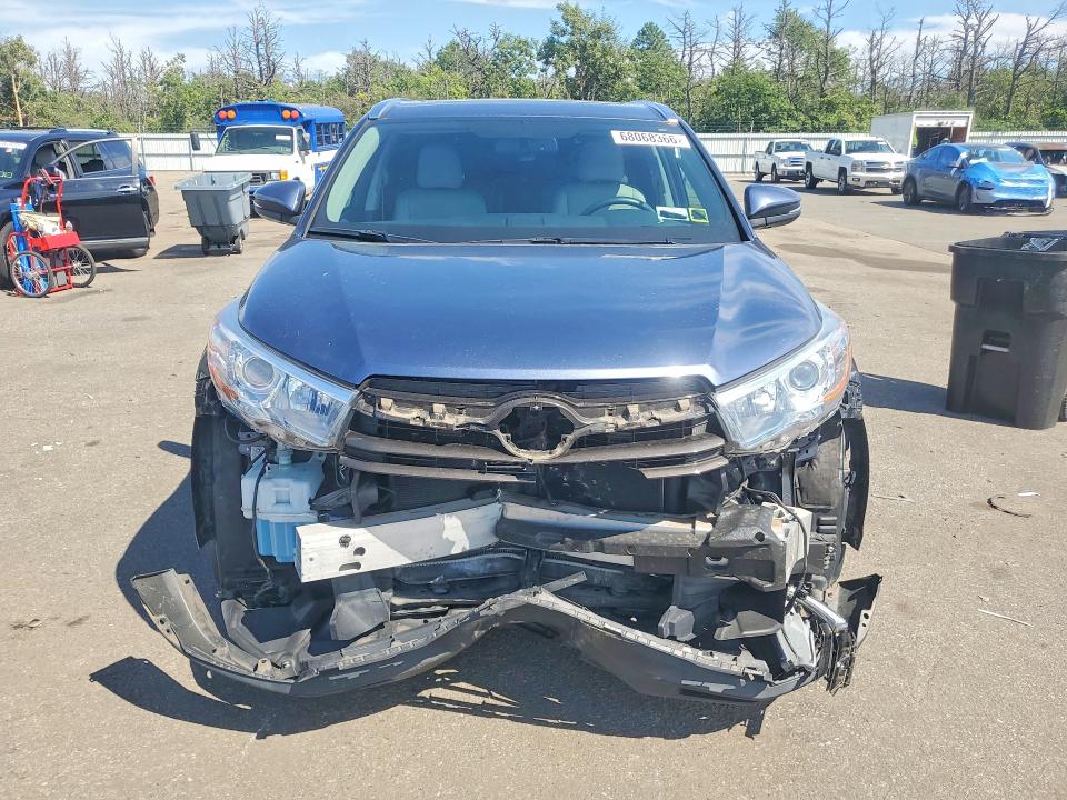 Photo 5 from auction – 2015 TOYOTA HIGHLANDER with VIN 5TDDKRFH1FS105200