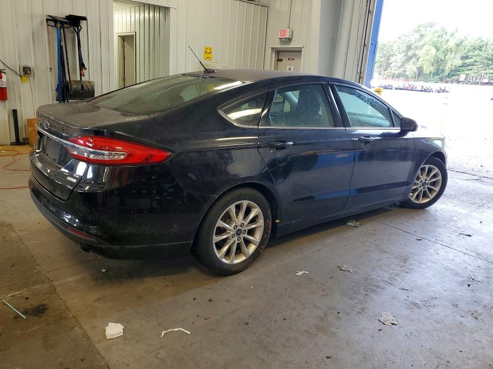 Photo 3 from auction – 2017 FORD FUSION with VIN 3FA6P0HD3HR120437