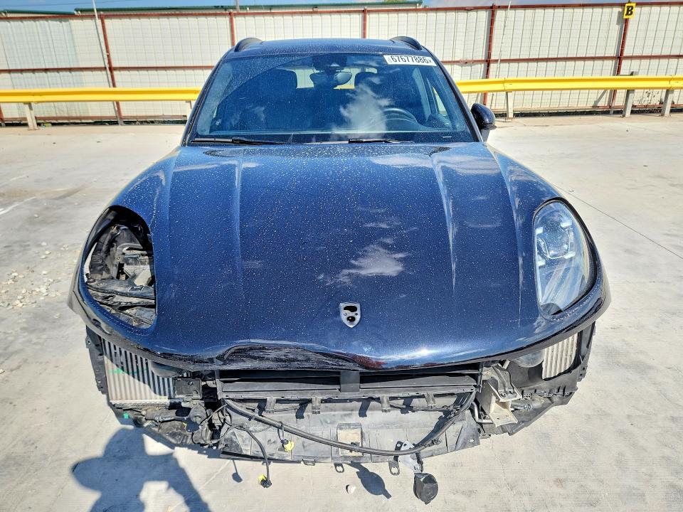 Photo 5 from auction – 2017 PORSCHE MACAN with VIN WP1AF2A57HLB61575