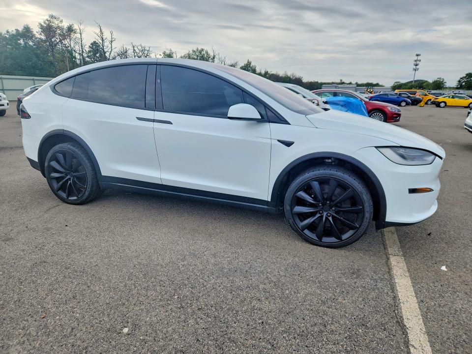 Снимка 4 от търг – 2023 TESLA MODEL X с VIN 7SAXCDE55PF371154