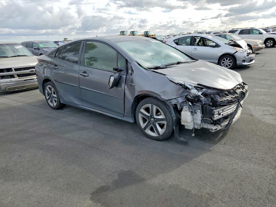 Photo 4 from auction – 2016 TOYOTA PRIUS with VIN JTDKARFU7G3025510