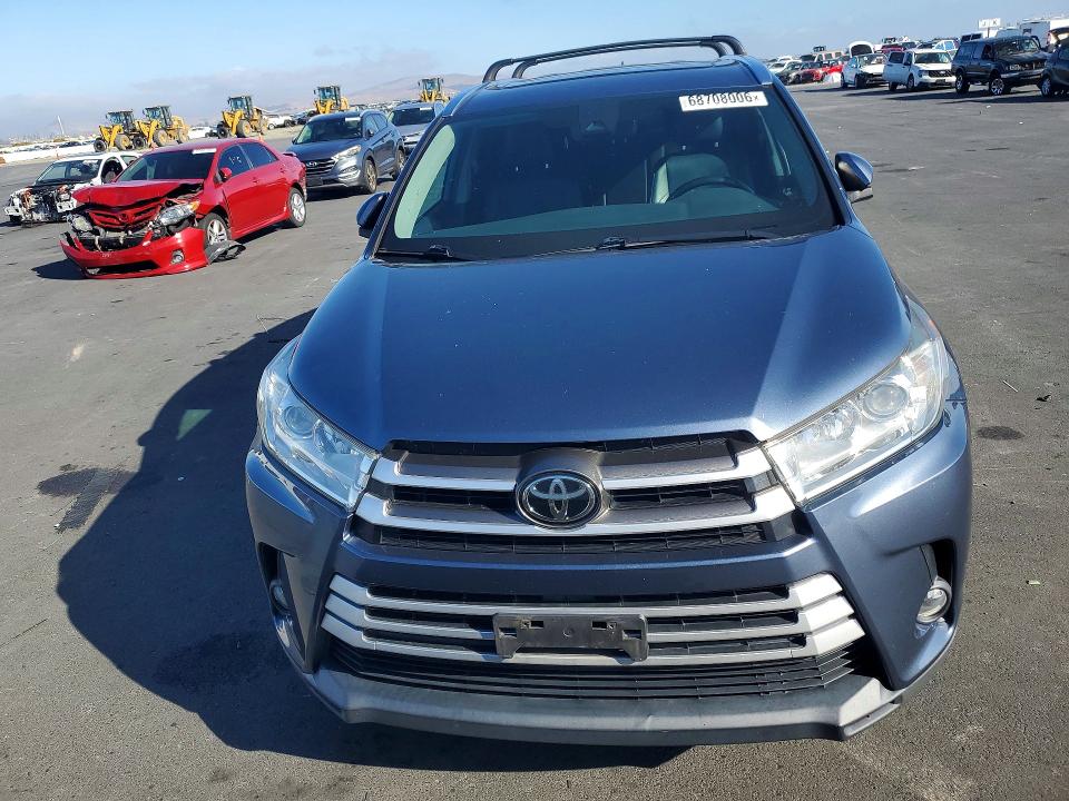 Photo 5 from auction – 2019 TOYOTA HIGHLANDER with VIN 5TDJZRFH8KS724692