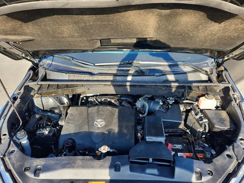 Photo 12 from auction – 2018 TOYOTA HIGHLANDER with VIN 5TDJZRFH4JS843967