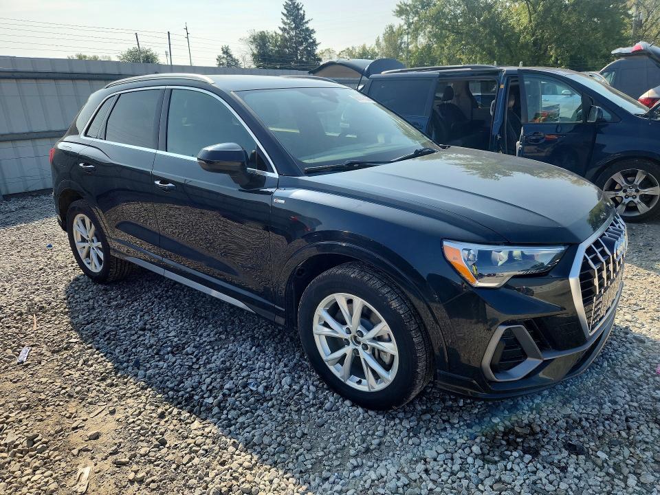 Photo 4 from auction – 2021 AUDI Q3 with VIN WA1DECF36M1010404
