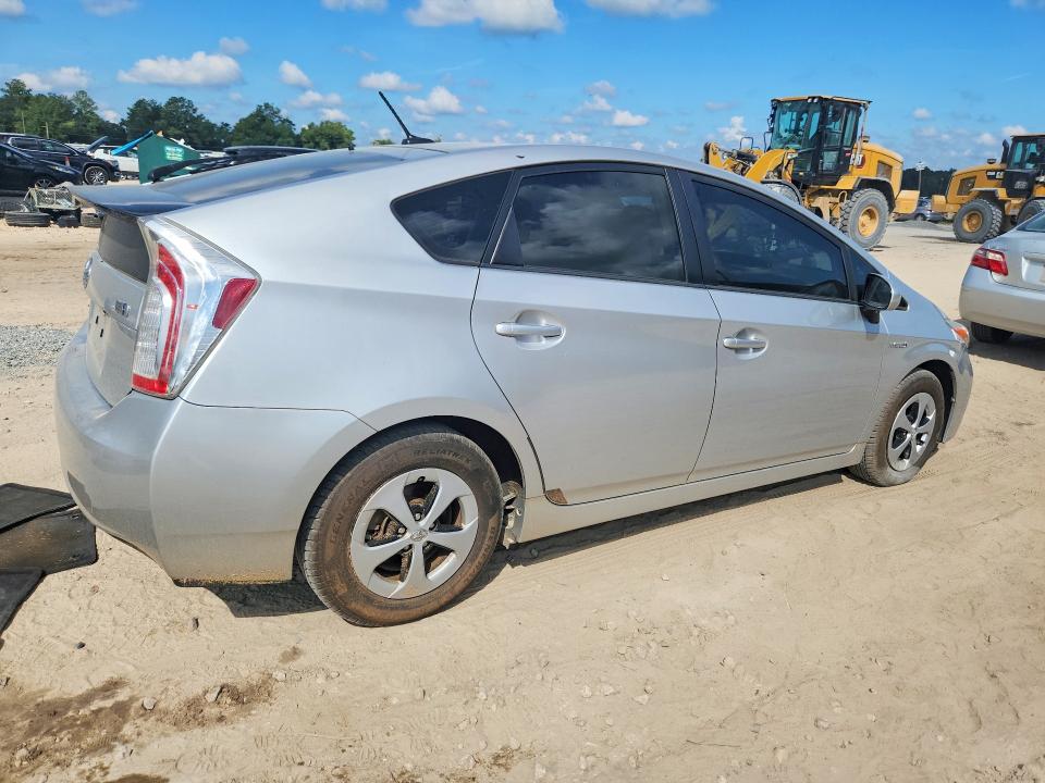 Photo 3 from auction – 2014 TOYOTA PRIUS with VIN JTDKN3DUXE0356875