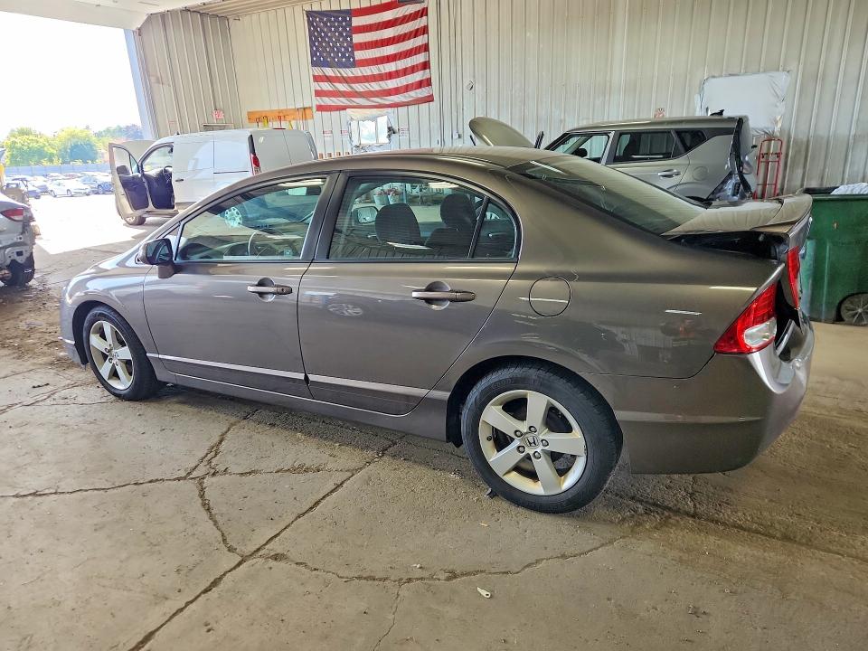 Снимка 2 от търг – 2010 HONDA CIVIC с VIN 19XFA1F64AE064222