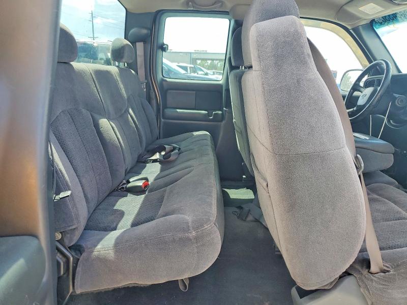 Photo 10 from auction – 2002 CHEVROLET SILVERADO with VIN 2GCEC19T921242745
