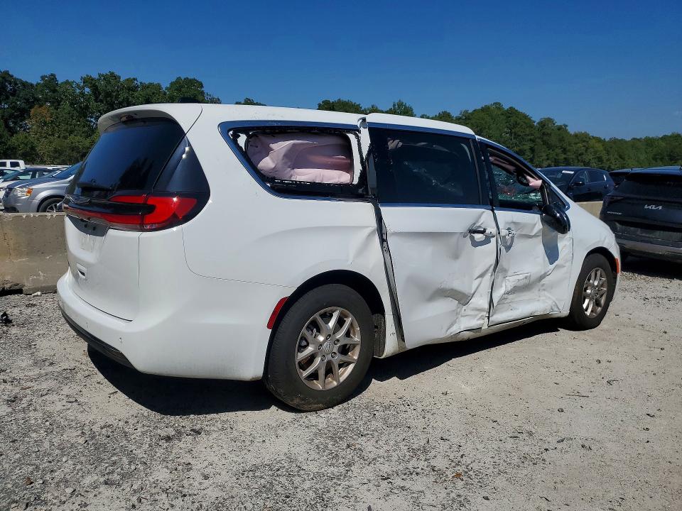 Фото 3 с аукциона – 2026 CHRYSLER PACIFICA с VIN 2C4RC1BG7TR196933