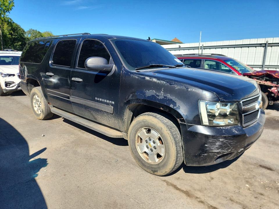 Photo 4 from auction – 2010 CHEVROLET SUBURBAN with VIN 1GNUKHE35AR250593