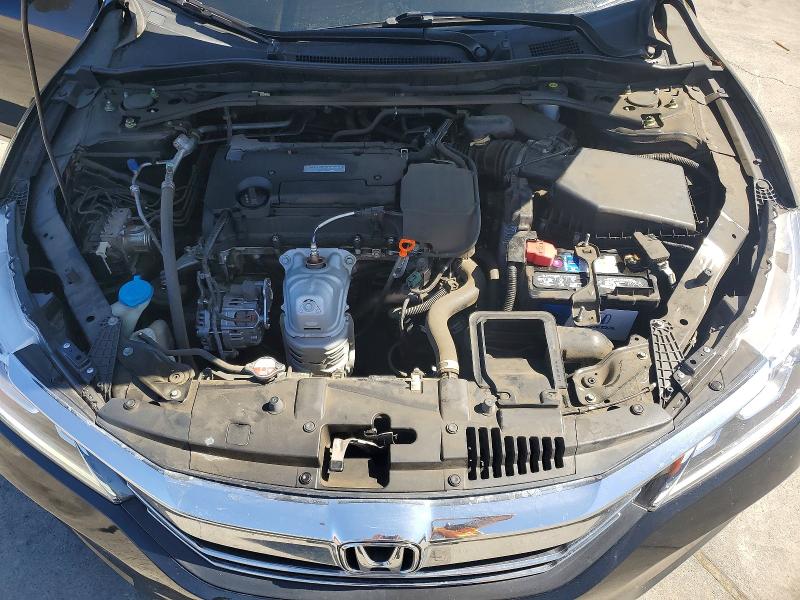Снимка 11 от търг – 2016 HONDA ACCORD с VIN 1HGCR2F83GA142621