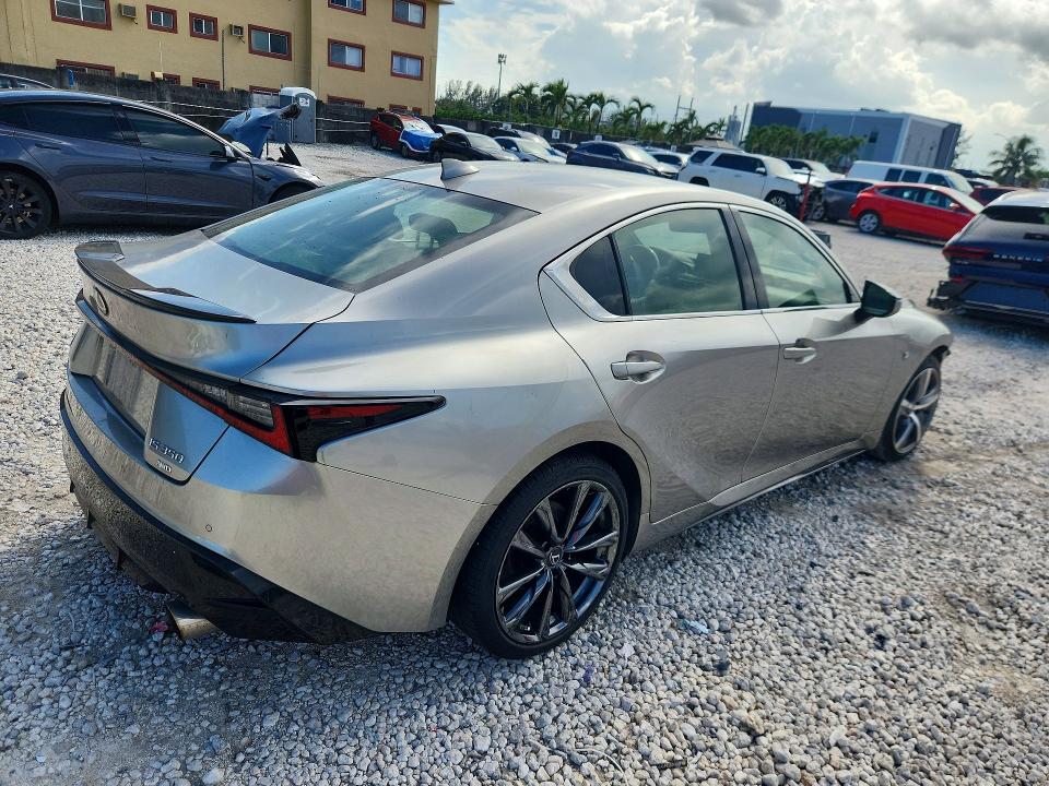 Photo 3 from auction – 2022 LEXUS IS with VIN JTHGZ1E28N5026925
