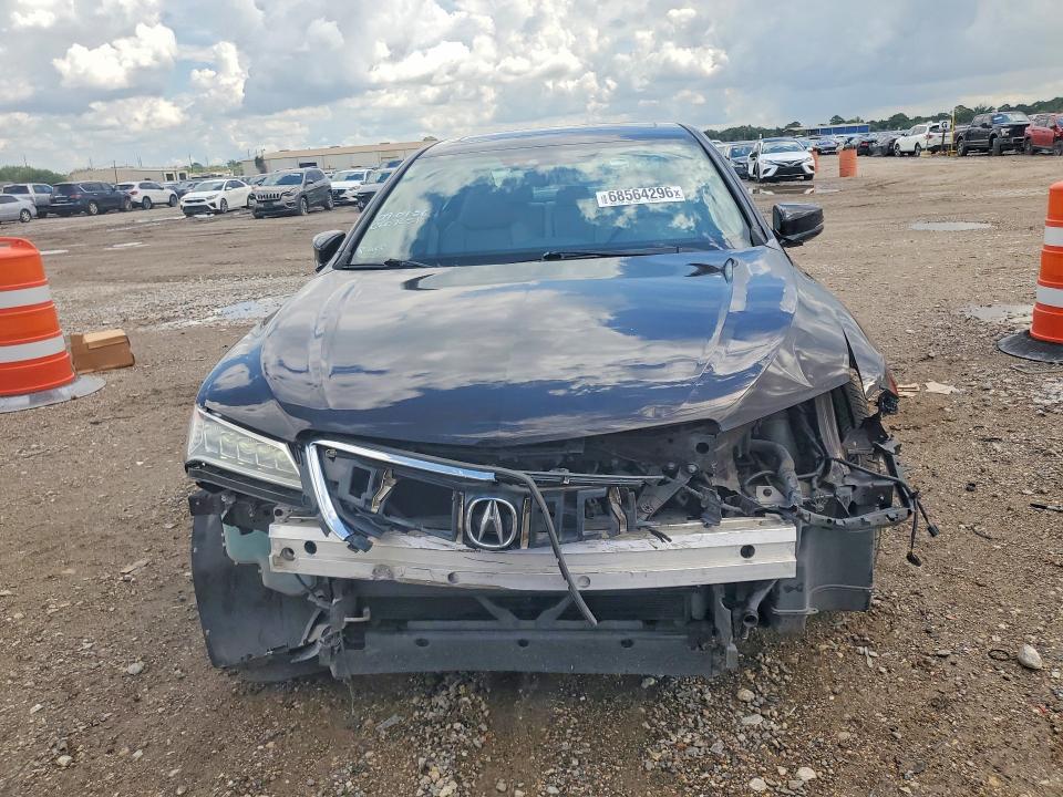 Снимка 5 от търг – 2017 ACURA TLX с VIN 19UUB2F55HA002702