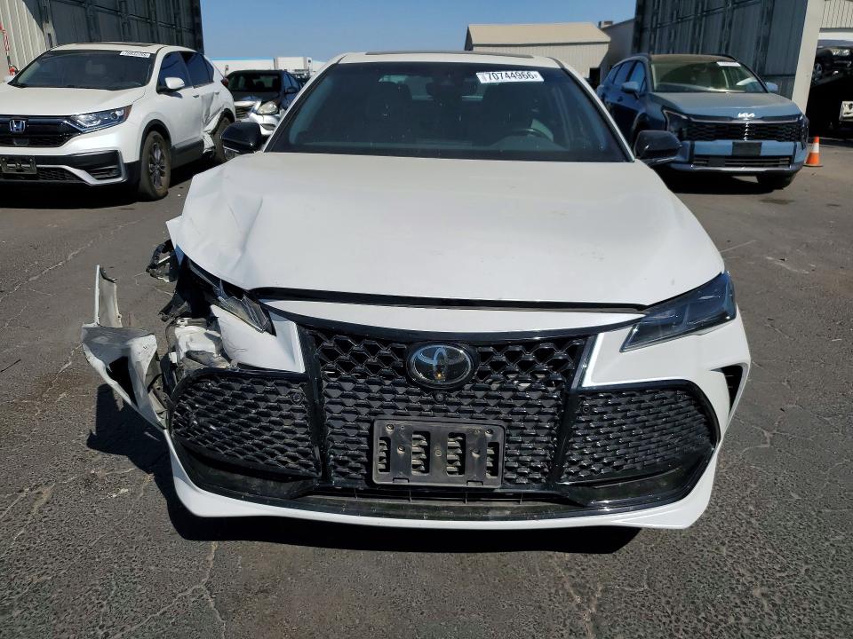 Снимка 5 от търг – 2019 TOYOTA AVALON с VIN 4T1BZ1FB6KU032858
