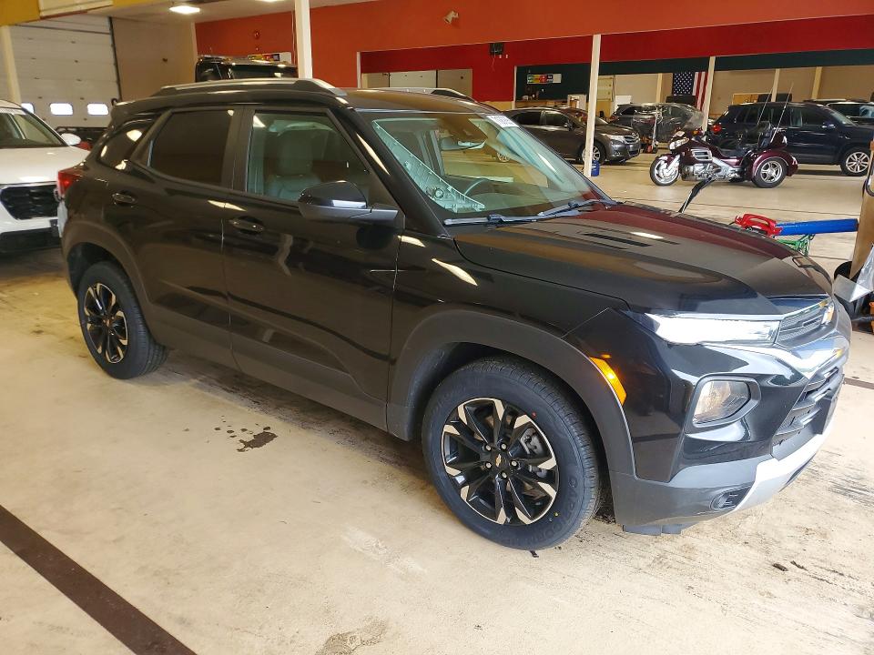 Photo 4 from auction – 2021 CHEVROLET TRAILBLAZER with VIN KL79MRSL6MB068267