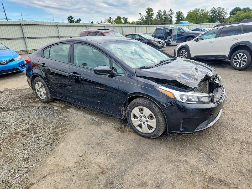 Снимка 4 от търг – 2017 KIA FORTE с VIN 3KPFK4A72HE106721