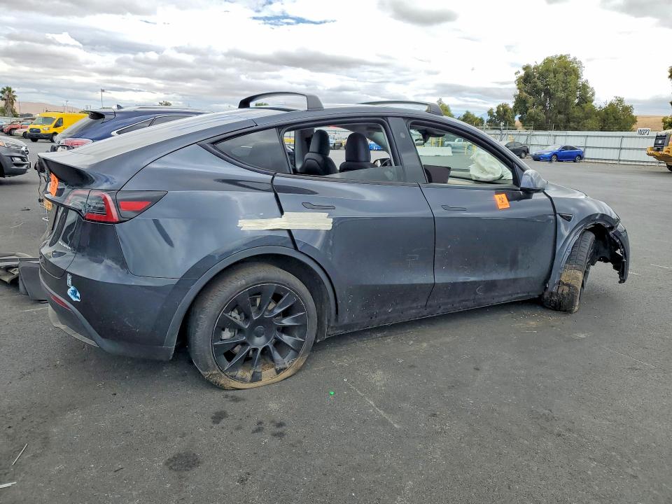 Photo 3 from auction – 2024 TESLA MODEL Y with VIN 7SAYGDEE1RA220157