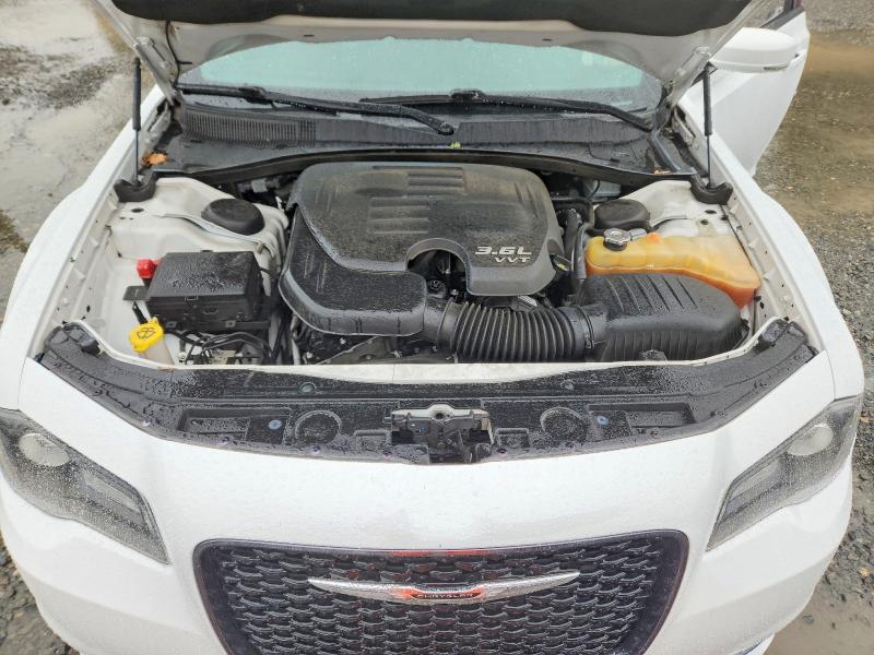 Фото 11 с аукциона – 2017 CHRYSLER 300 с VIN 2C3CCABG6HH653464