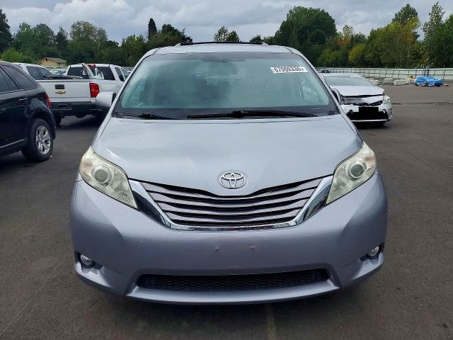 Photo 5 from auction – 2017 TOYOTA SIENNA with VIN 5TDYZ3DCXHS826412
