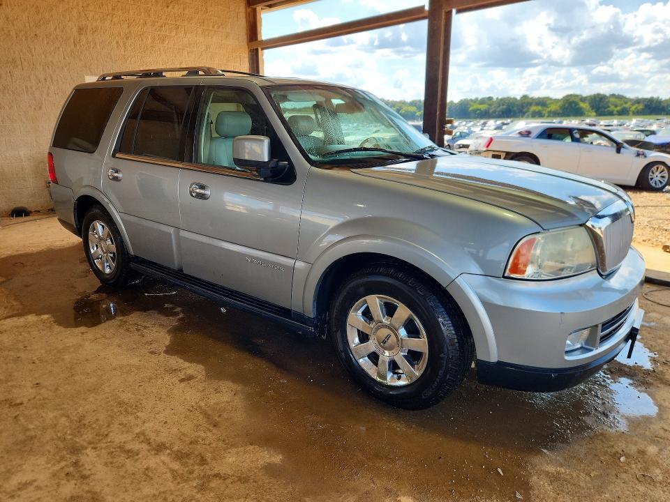 Снимка 4 от търг – 2006 LINCOLN NAVIGATOR с VIN 5LMFU27556LJ25426