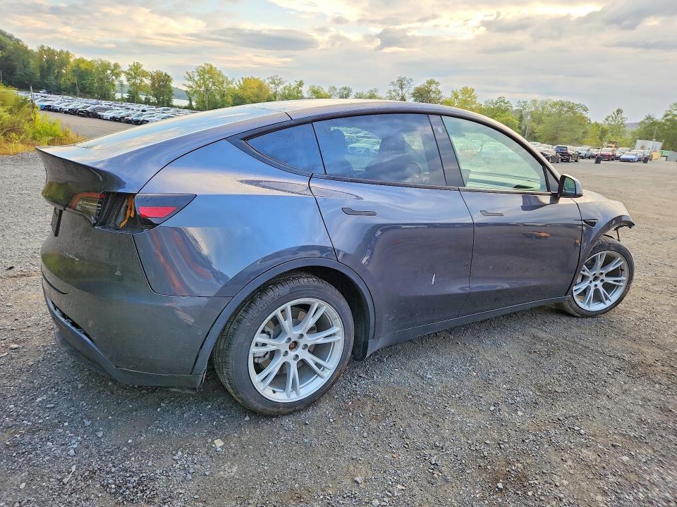 Photo 3 from auction – 2022 TESLA MODEL Y with VIN 7SAYGAEE7NF419807
