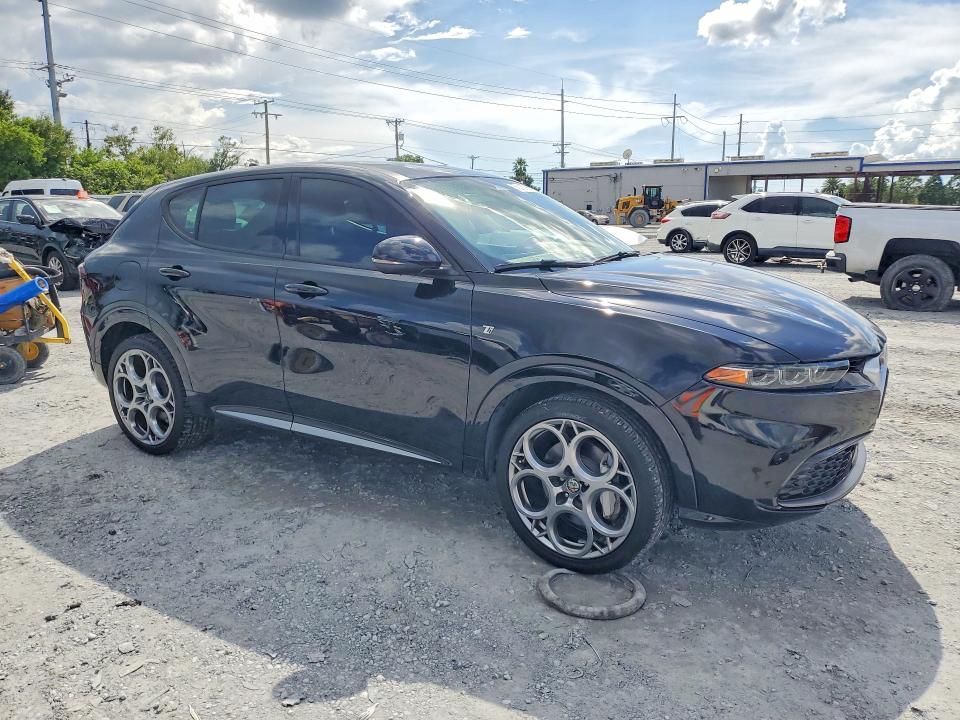 Снимка 4 от търг – 2024 ALFA ROMEO TONALE с VIN ZASPATCW7R3048480