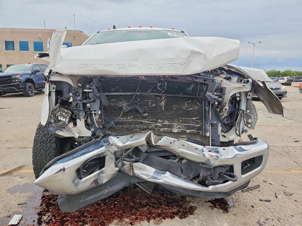 Снимка 5 от търг – 2019 FORD F350 с VIN 1FT8W3DT2KEC59702