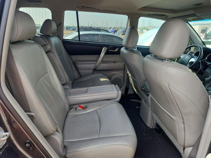 Photo 10 from auction – 2011 TOYOTA HIGHLANDER with VIN 5TDBK3EH4BS080325