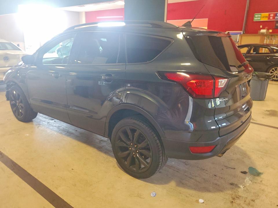 Photo 2 from auction – 2019 FORD ESCAPE with VIN 1FMCU9GD1KUC42690
