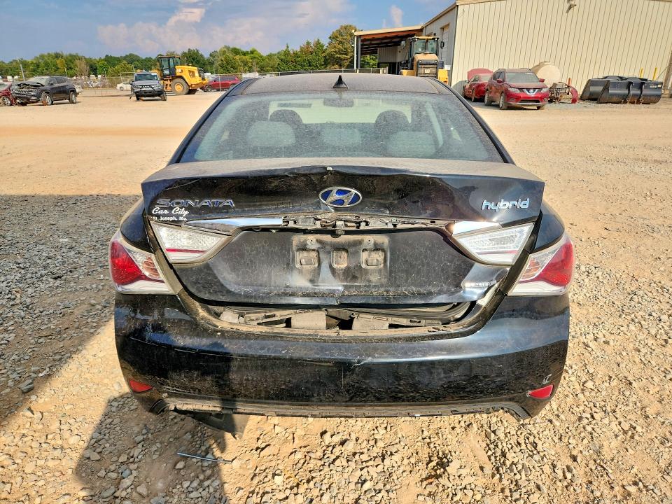 Photo 6 from auction – 2013 HYUNDAI SONATA with VIN KMHEC4A41DA093242