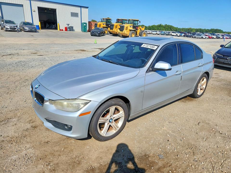 BMW 320 2013 with VIN WBA3B1C53DF461598 - Photo from auction