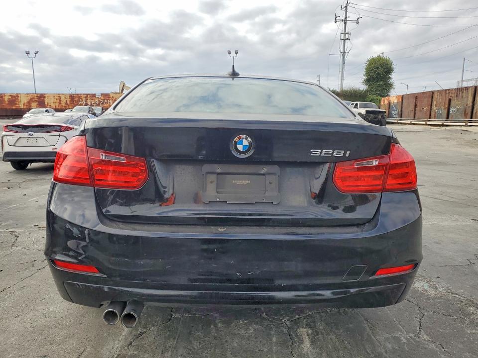 Photo 6 from auction – 2014 BMW 328 with VIN WBA3C1C57EK116306