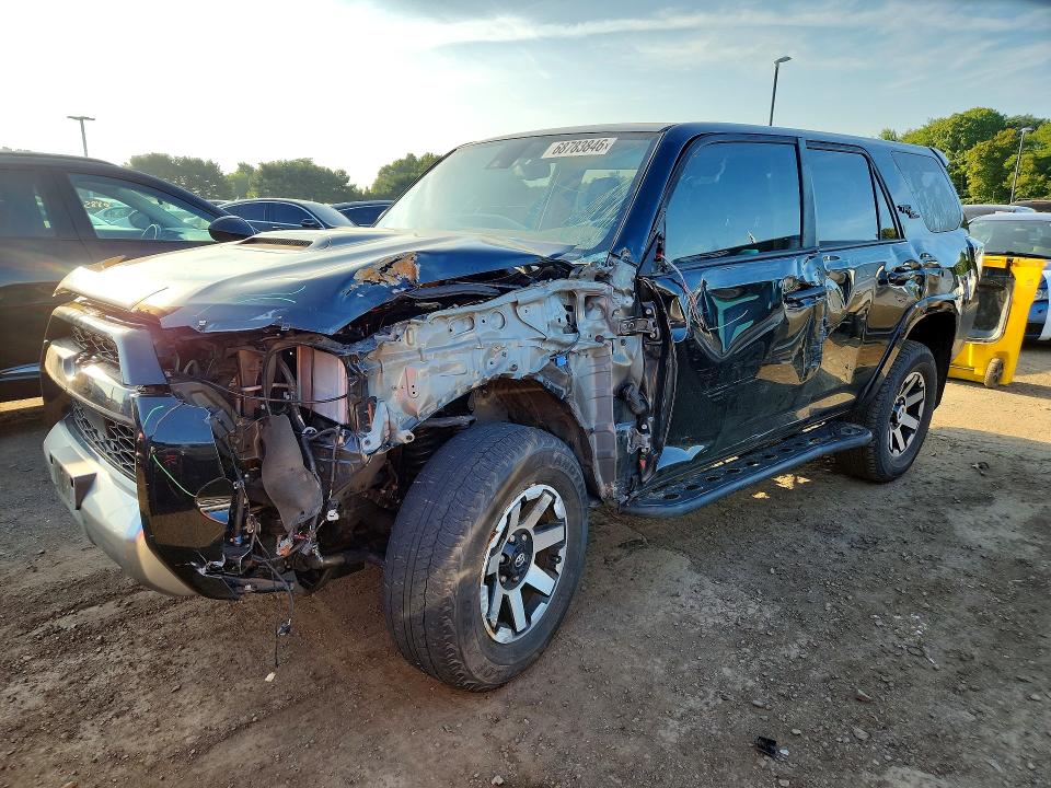 TOYOTA 4RUNNER 2022 с VIN JTERU5JR5N6043576 - Снимка от търг