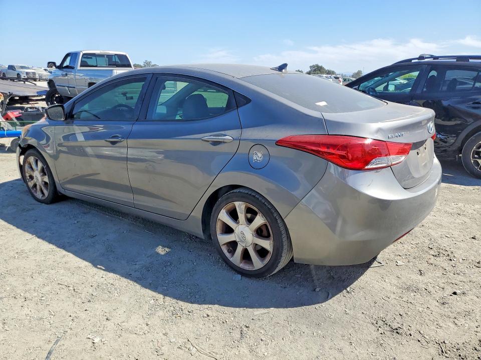Photo 2 from auction – 2011 HYUNDAI ELANTRA with VIN 5NPDH4AE6BH075268