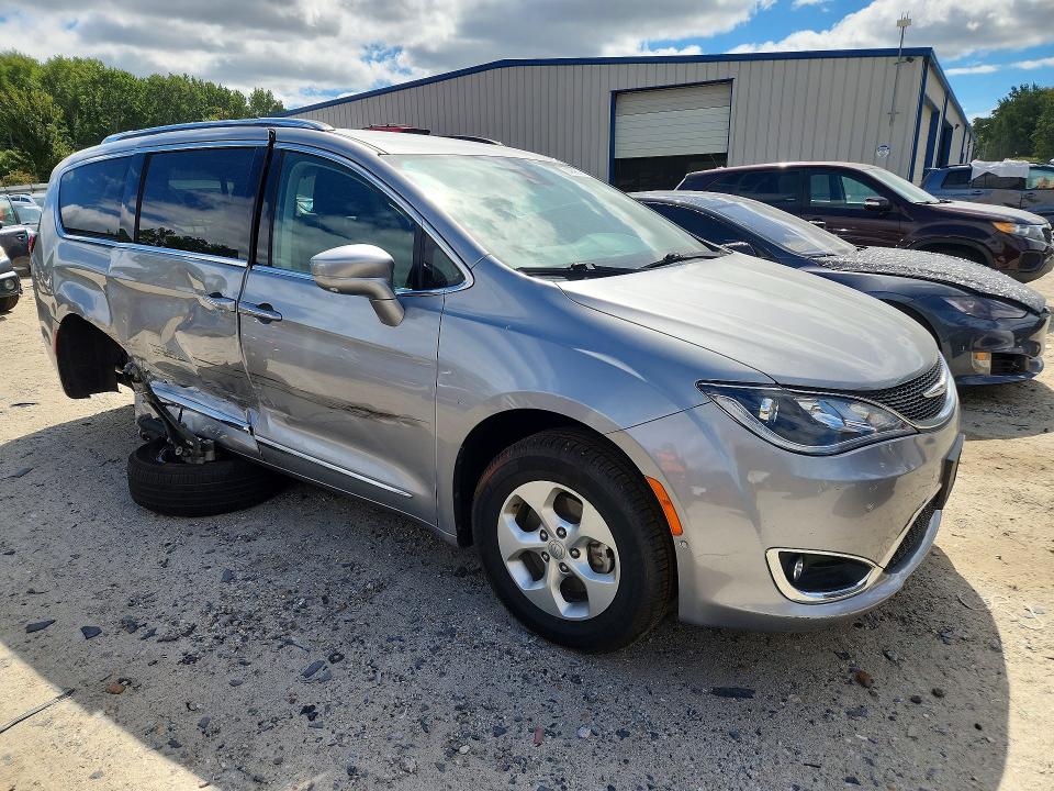 Снимка 4 от търг – 2017 CHRYSLER PACIFICA с VIN 2C4RC1EG1HR803752