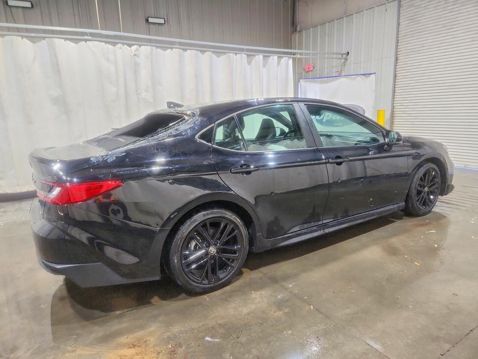 Zdjęcie 3 z aukcji – 2026 TOYOTA CAMRY z VIN 4T1DAACK2TU215258