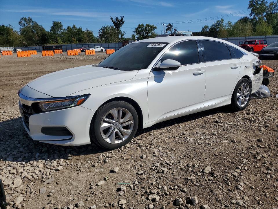 HONDA ACCORD 2018 с VIN 1HGCV1F1XJA226208 - Снимка от търг