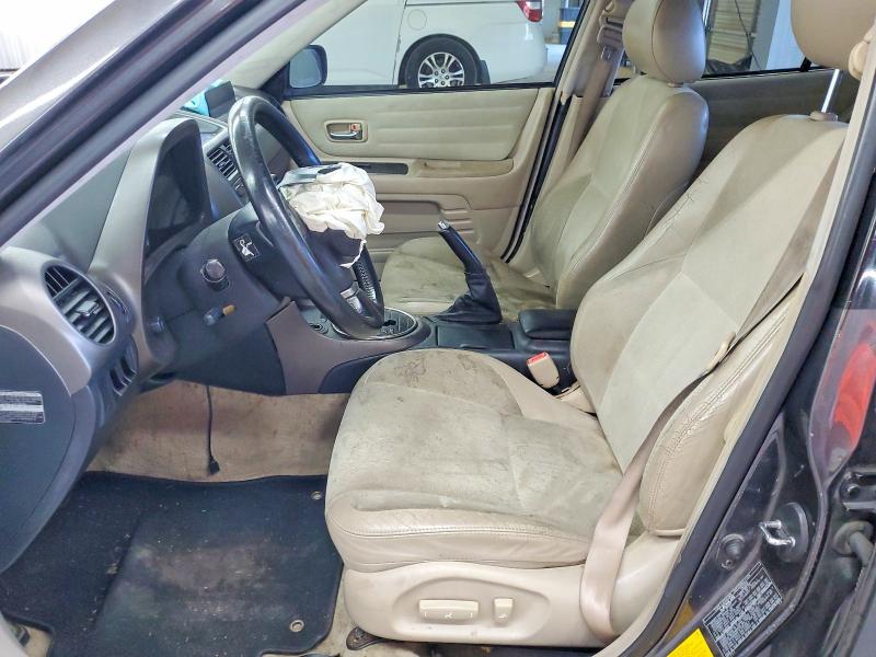 Photo 7 from auction – 2001 LEXUS IS with VIN JTHBD182X10017297