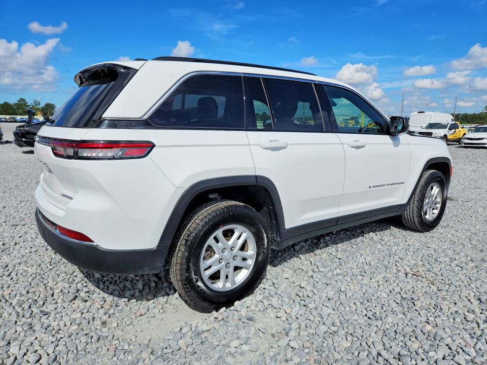 Снимка 3 от търг – 2024 JEEP GRAND CHEROKEE с VIN 1C4RJGAG8RC258576