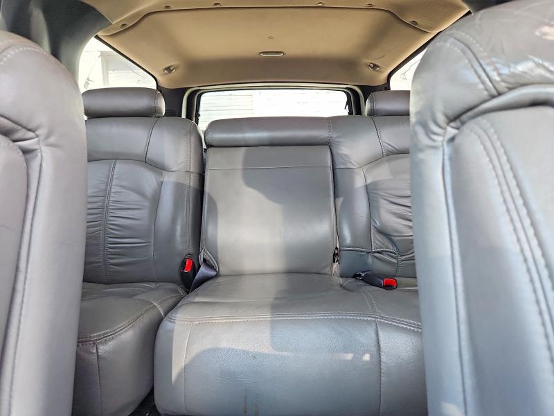 Photo 10 from auction – 2002 CHEVROLET SUBURBAN with VIN 3GNFK16Z02G353800