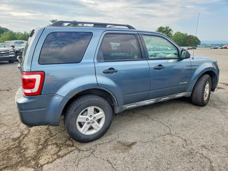 Photo 3 from auction – 2010 FORD ESCAPE with VIN 1FMCU5K33AKB60591