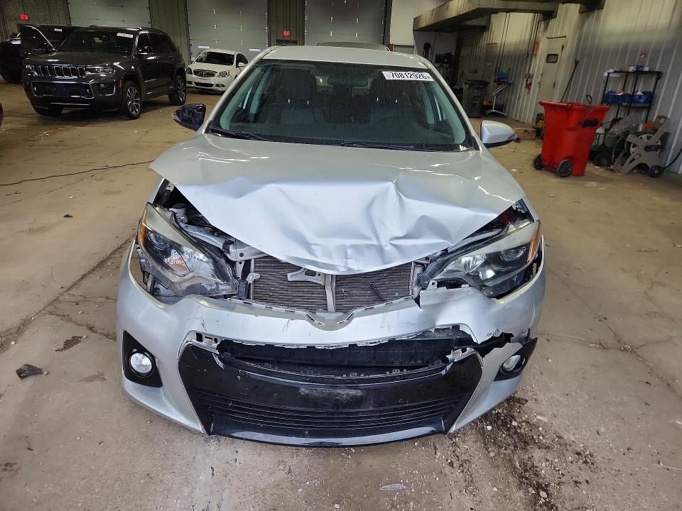 Снимка 5 от търг – 2016 TOYOTA COROLLA с VIN 5YFBURHEXGP443483