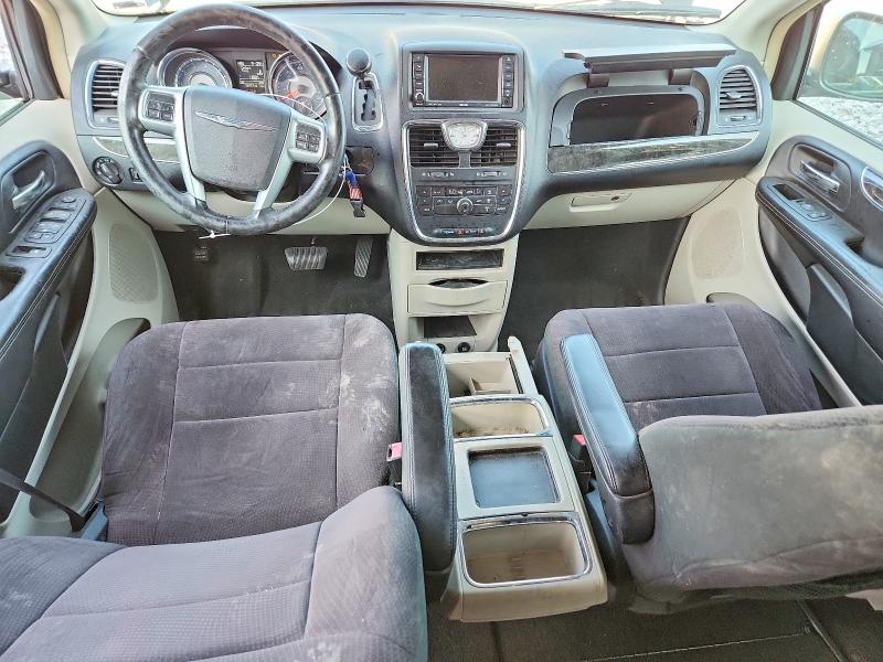 Photo 8 from auction – 2011 CHRYSLER TOWN & COUNTRY with VIN 2A4RR5DG3BR723247